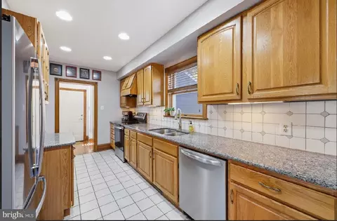 369 S 3rd St, Hammonton, NJ 08037 photo 16