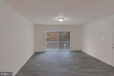 Living - 36 Apache Ct, Absecon, NJ 08205 photo 2 of 4