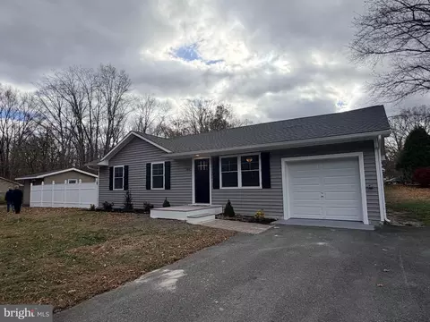 704 Sixth Rd, Newtonville, NJ 08346