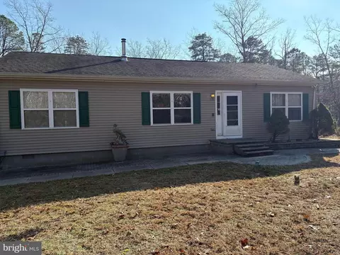 534 10th St, Newtonville, NJ 08346