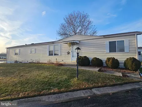 568 Miles Standish Ln, Buena, NJ 08310