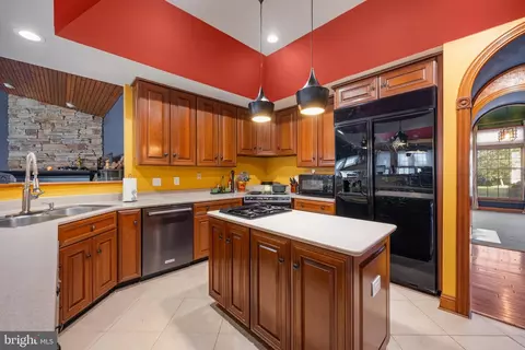 Kitchen - 632 E Lost Pine Wway Rd, Galloway, NJ 08205 photo 4 of 6