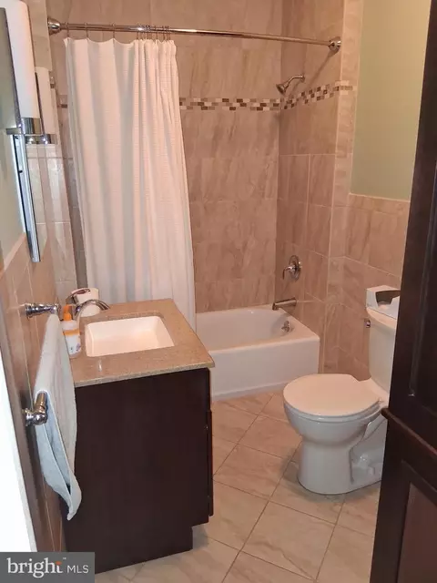 Bath - 40 Front St, Hammonton, NJ 08037 photo 1 of 2