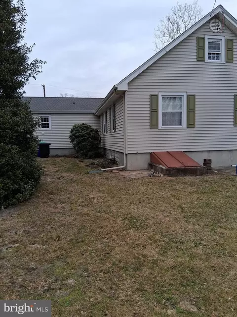 Exterior - 40 Front St, Hammonton, NJ 08037 photo 3 of 4