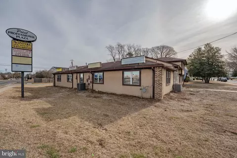 98 New Rd, Somers Point, NJ 08244
