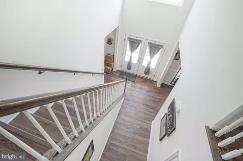 Entry Way - 8 Emilie Ct, Buena, NJ 08310 photo 2 of 5