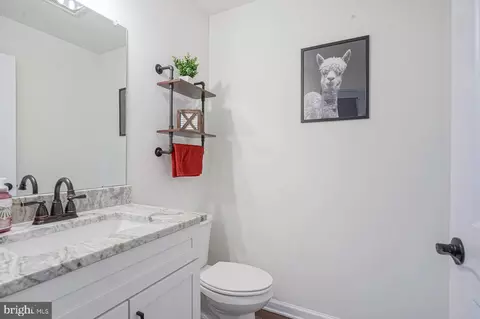 Entry Way - 8 Emilie Ct, Buena, NJ 08310 photo 3 of 5