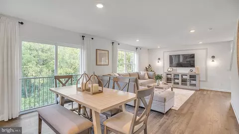 139 Malibu Dr, Egg Harbor Township, NJ 08234