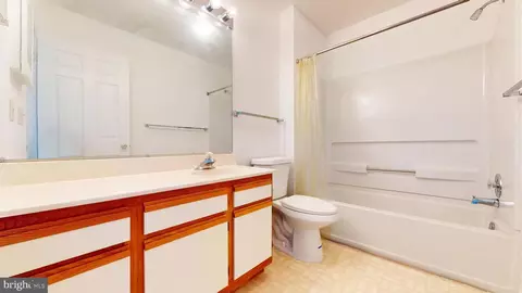 Entry Way - 668 Lakefront Cir, Galloway, NJ 08205 photo 3 of 5