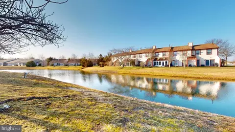 View/Area - 668 Lakefront Cir, Galloway, NJ 08205 photo 3 of 4
