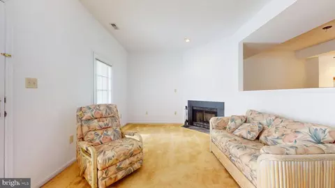 Living - 668 Lakefront Cir, Galloway, NJ 08205 photo 2 of 7