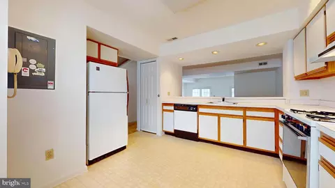Kitchen - 668 Lakefront Cir, Galloway, NJ 08205 photo 3 of 4