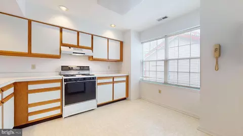 Kitchen - 668 Lakefront Cir, Galloway, NJ 08205 photo 1 of 4