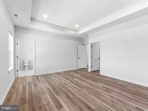 Entry Way - 401 Old Forks Rd, Hammonton, NJ 08037 photo 5 of 5