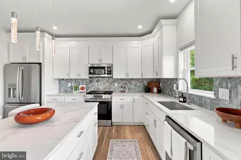 Kitchen - 401 Old Forks Rd, Hammonton, NJ 08037 photo 6 of 8