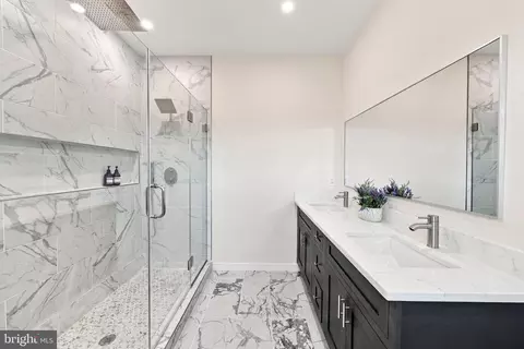 Bath - 401 Old Forks Rd, Hammonton, NJ 08037 photo 1 of 3
