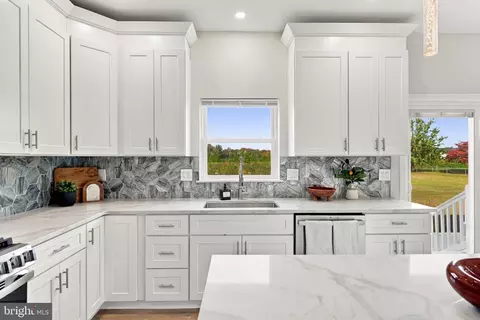 Kitchen - 401 Old Forks Rd, Hammonton, NJ 08037 photo 5 of 8
