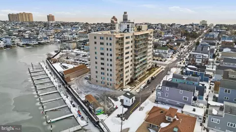 6101 Monmouth Ave #401, Ventnor City, NJ 08406