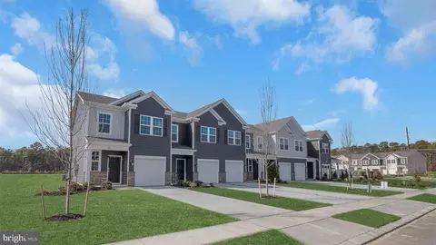140 Corolla Dr, Egg Harbor Township, NJ 08234