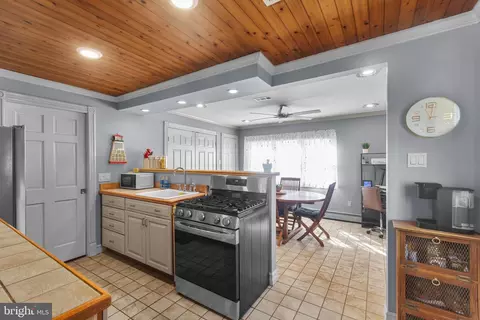 113 E Colton Ln, Williamstown, NJ 08094