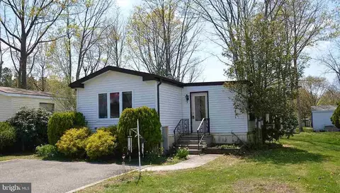 305 Jetty Dr, Egg Harbor Township, NJ 08234