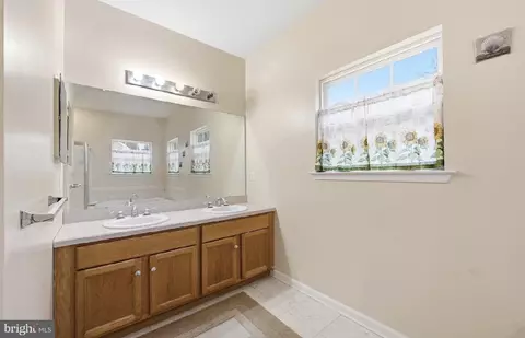 Entry Way - 38 Centennial Dr, Hammonton, NJ 08037 photo 8 of 9