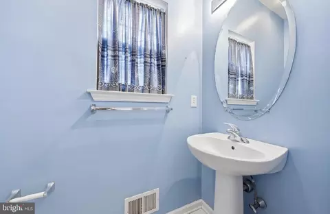 Entry Way - 38 Centennial Dr, Hammonton, NJ 08037 photo 7 of 9