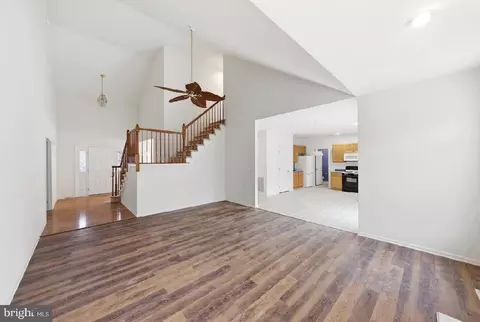 Living - 38 Centennial Dr, Hammonton, NJ 08037 photo 2 of 4