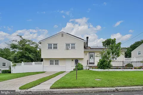 48 W Bolton Ave, Absecon, NJ 08201