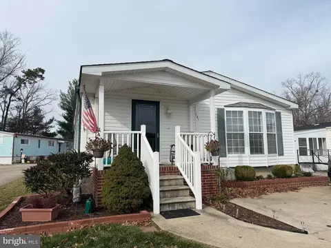 141 Country Ln, Buena, NJ 08310