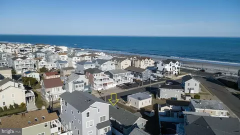 204 10th St, Brigantine, NJ 08203