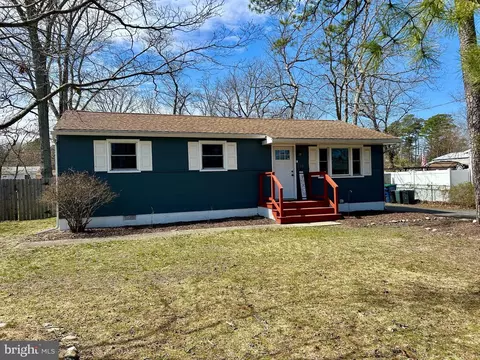 525 Wildwood Ave, Williamstown, NJ 08094