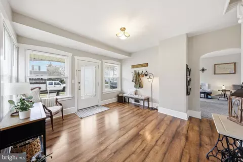 Entry Way - 212 Grape St, Hammonton, NJ 08037 photo 1 of 9