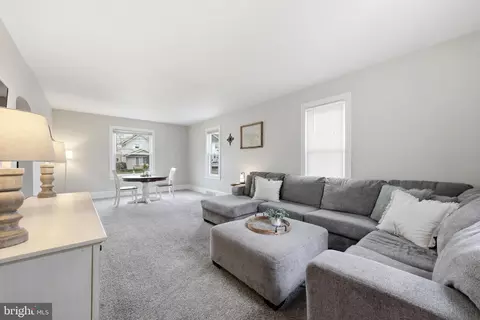 Living - 212 Grape St, Hammonton, NJ 08037 photo 1 of 2