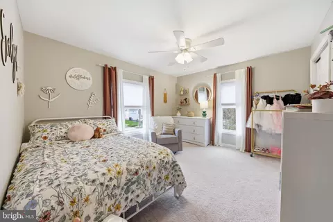 Bedroom - 212 Grape St, Hammonton, NJ 08037 photo 4 of 4