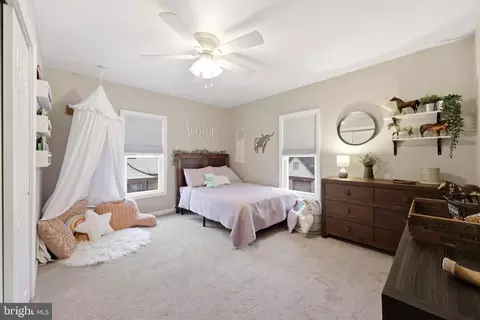 Bedroom - 212 Grape St, Hammonton, NJ 08037 photo 3 of 4