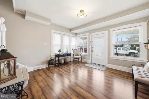 Entry Way - 212 Grape St, Hammonton, NJ 08037 photo 3 of 9
