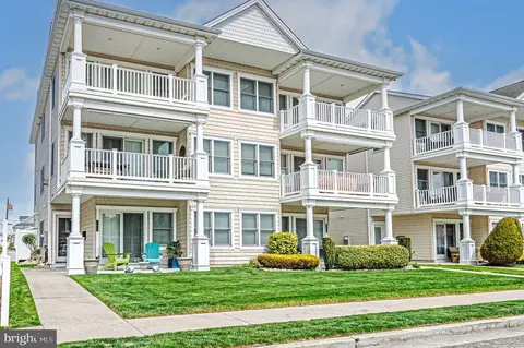 311 43rd St S #A, Brigantine, NJ 08203