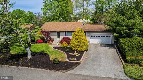 219 N Madison Ave, Hammonton, NJ 08037