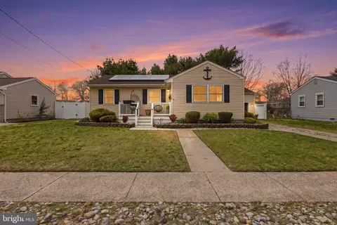 210 Ridgewood Dr, Northfield, NJ 08225