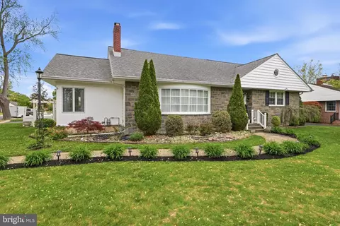 720 Bellevue Ave, Hammonton, NJ 08037