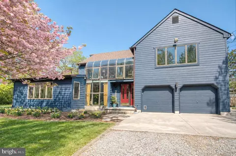 8 E Curran Dr, Absecon, NJ 08201