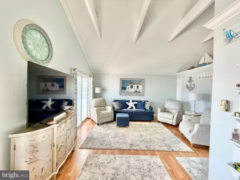 Living - 1103 Evans Blvd, Brigantine, NJ 08203 photo 4 of 6