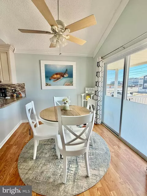 Dining - 1103 Evans Blvd, Brigantine, NJ 08203 photo 2 of 4