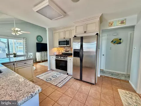 Kitchen - 1103 Evans Blvd, Brigantine, NJ 08203 photo 6 of 8
