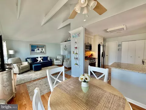 Dining - 1103 Evans Blvd, Brigantine, NJ 08203 photo 3 of 4