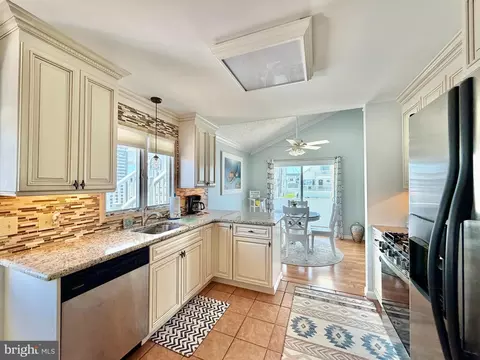 Kitchen - 1103 Evans Blvd, Brigantine, NJ 08203 photo 7 of 8