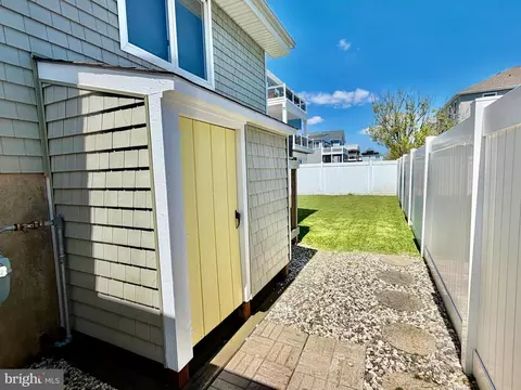 Exterior - 1103 Evans Blvd, Brigantine, NJ 08203 photo 10 of 10