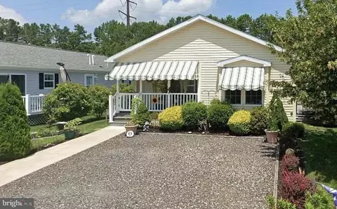 29 Redwood Ln, Mays Landing, NJ 08330