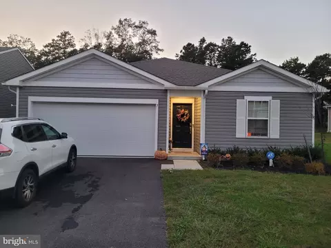 7 Pin Oak Dr, Mays Landing, NJ 08330
